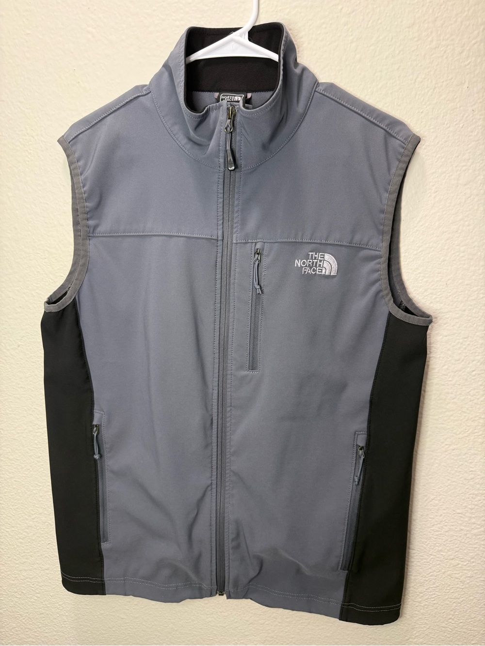 The North Face Men's Gray and Black Softshell Vest